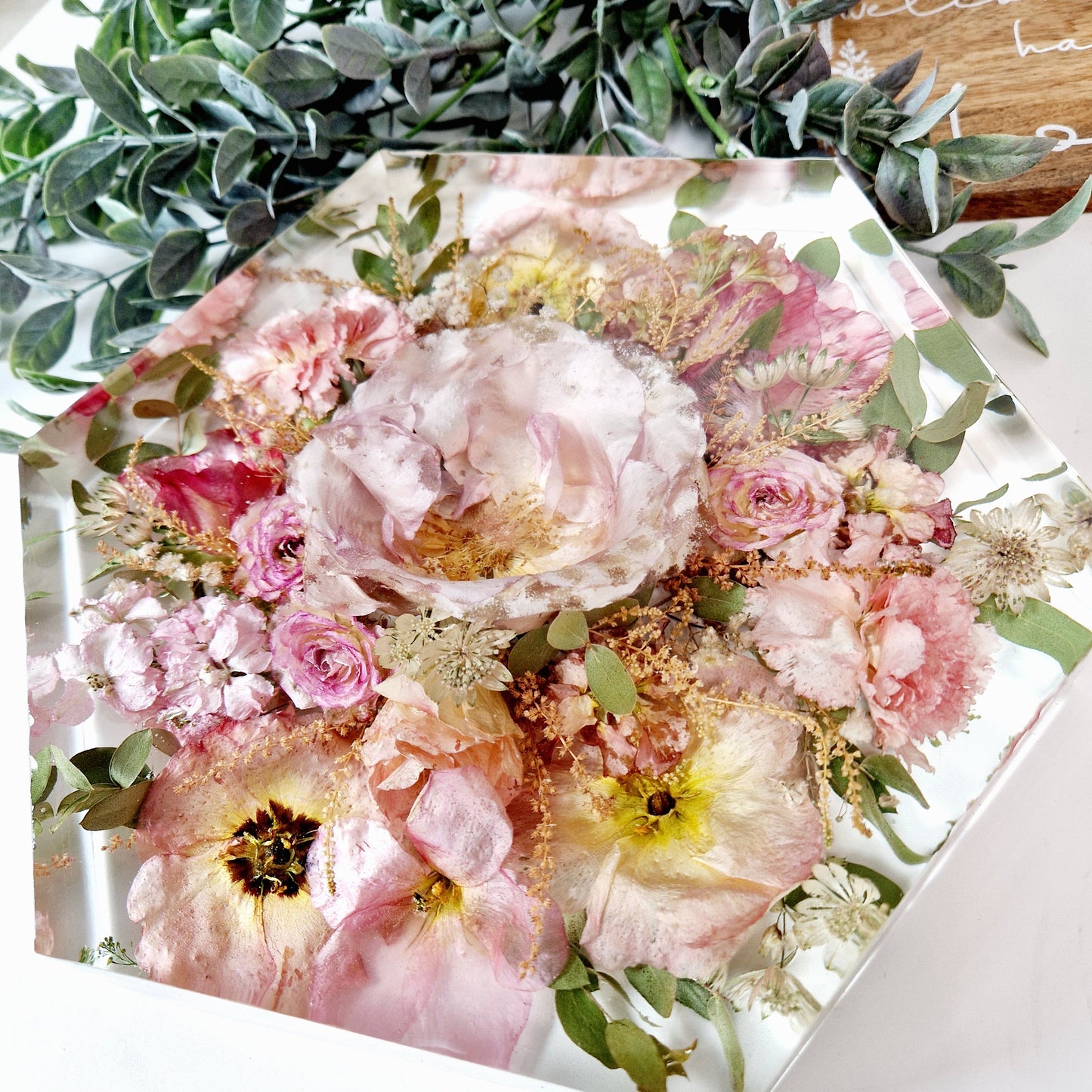 25cm Floral Hexagon
