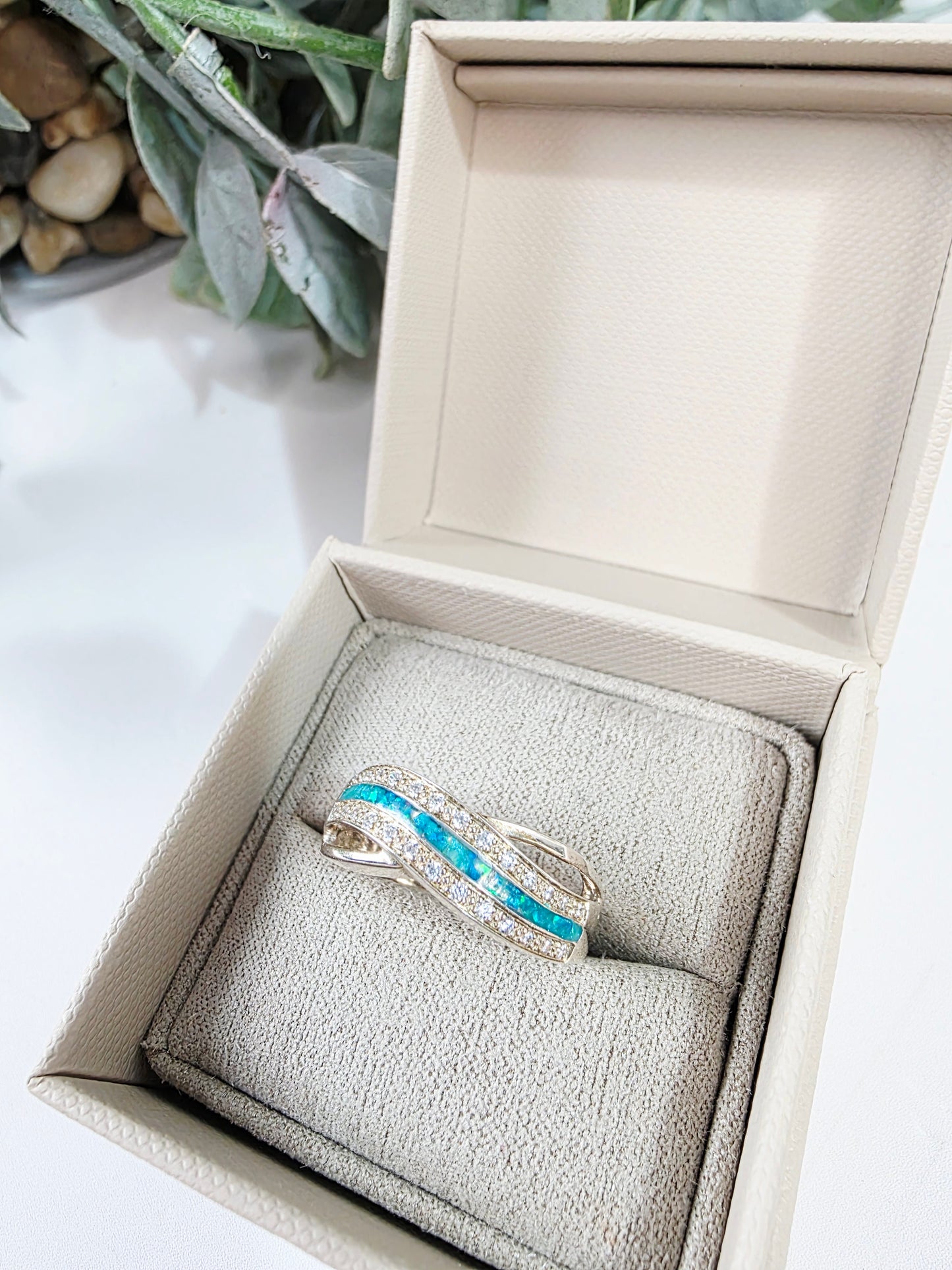 Infinity of love ring