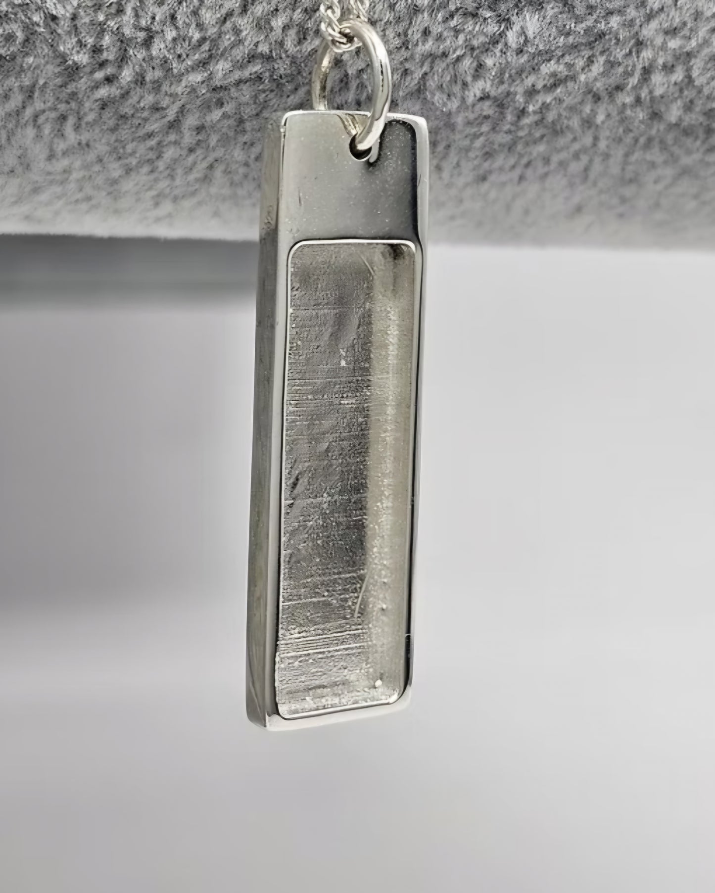 Gents /Unisex oblong bar style pendant