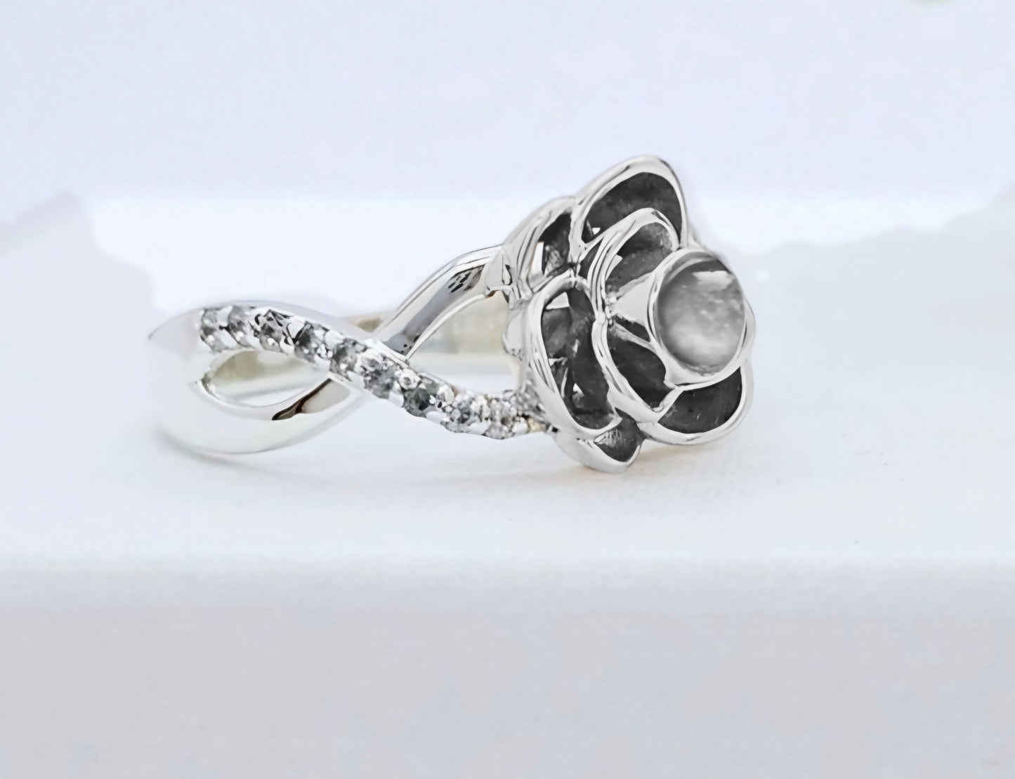 Rose wave ring