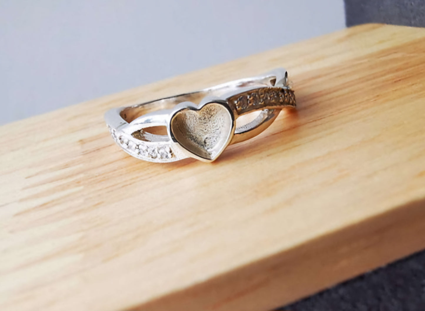 Criss Cross Heart Ring