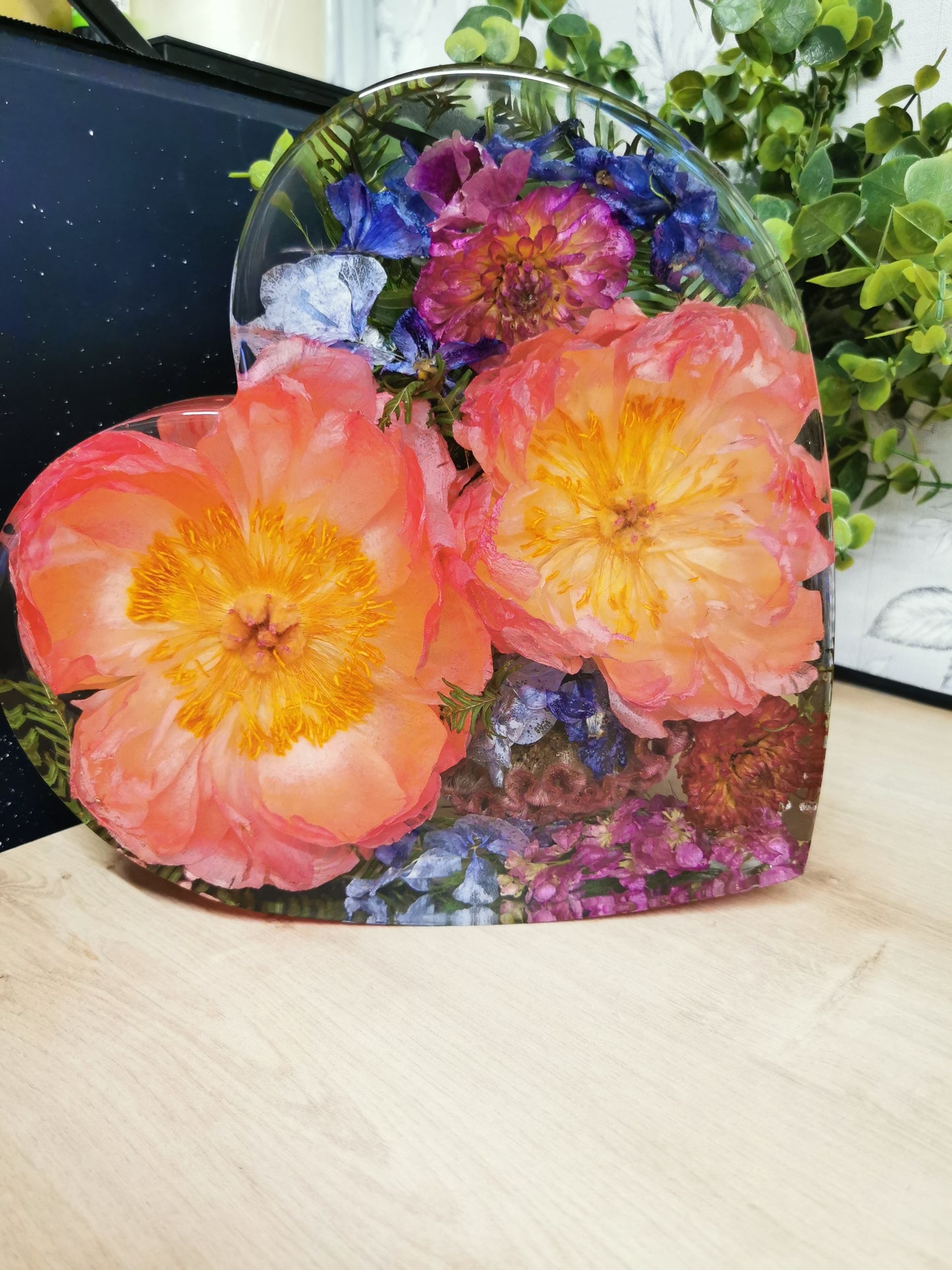 25cm Freestanding Floral Heart