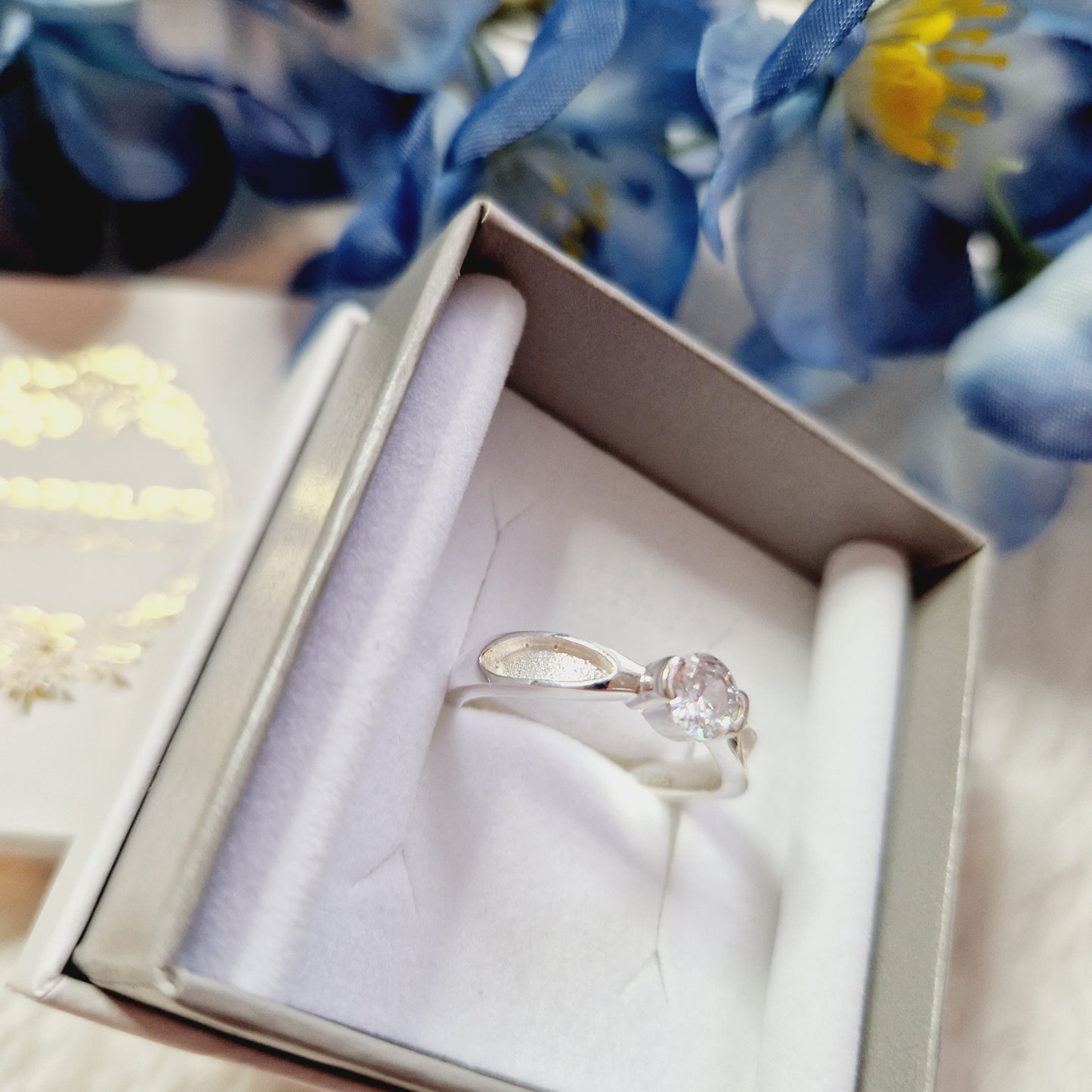 Solitaire ring