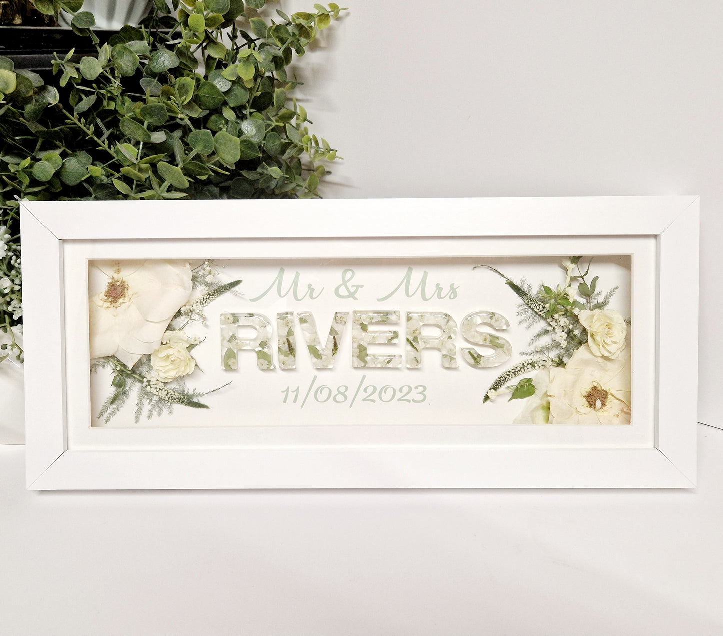 Panoramic frame with flowers