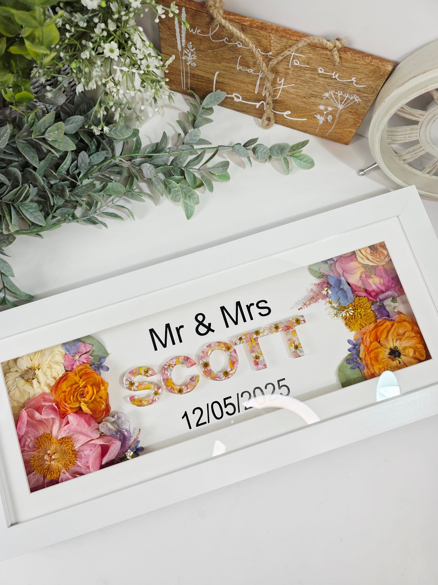 Panoramic frame with flowers