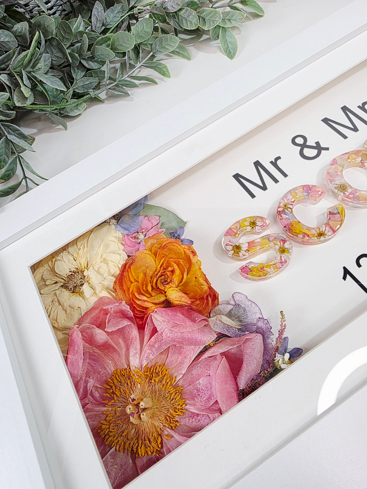 Panoramic frame with flowers