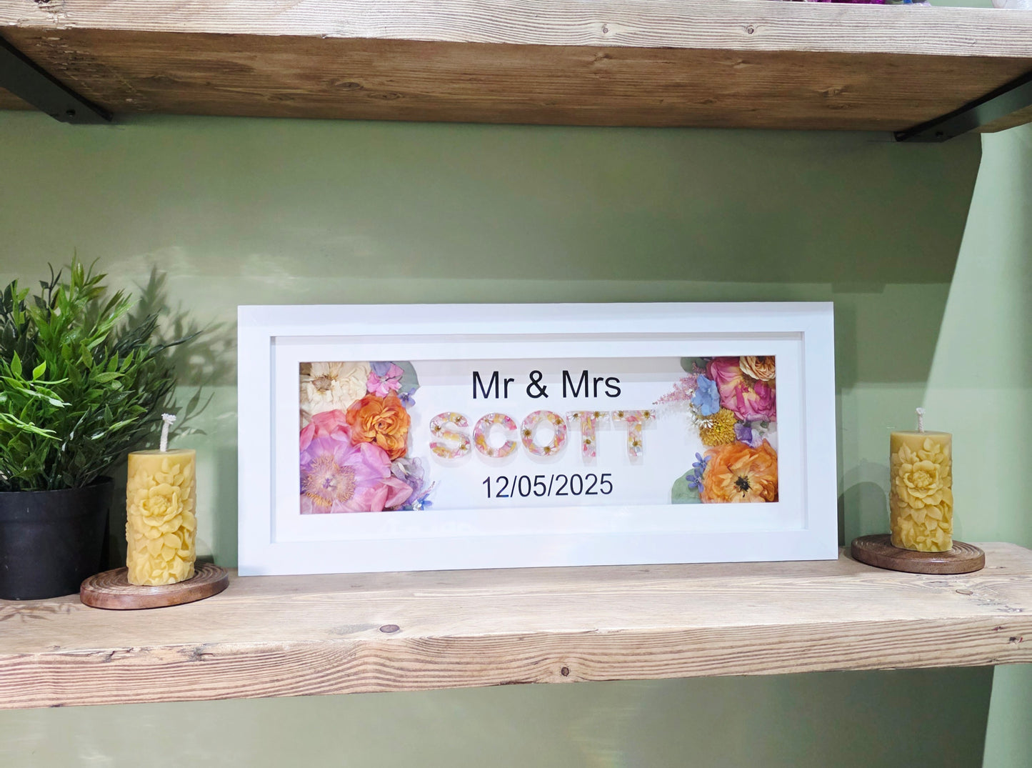 Panoramic frame with flowers