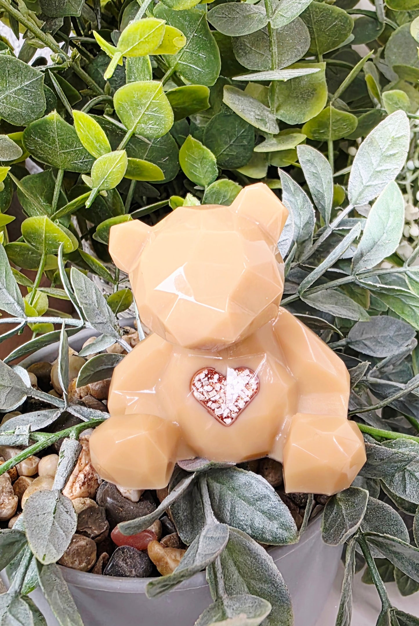 Geometric faceted resin bear memorial ash inclusion bear featuring a ash inclusion heart.