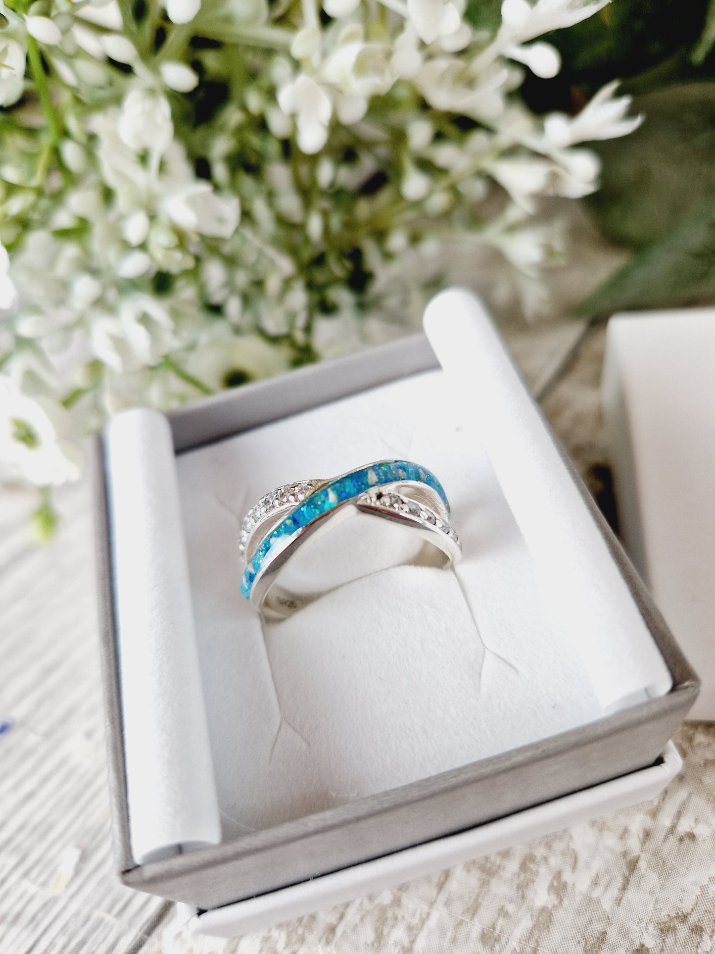 Infinity wave ring