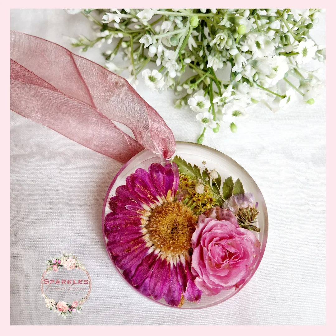 Round hanging decoration