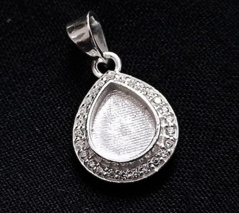 Pear drop crystal pendant
